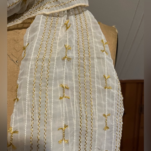 Chiffon/ Gold Lurex Wrap - Picture 3 of 7